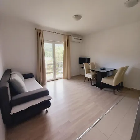 M&m Apartment Grebastica