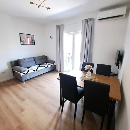 M&m Apartment